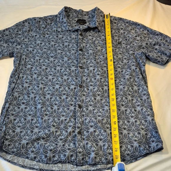 O'Neill Short Sleeve Classic Fit Button Down Mens Shirt w Geometric Pattern - Picture 4 of 11